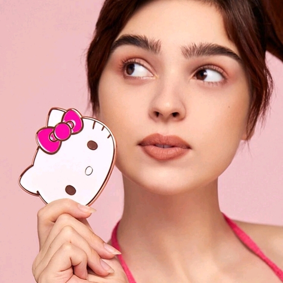 HP! Hello Kitty Mirror - Picture 7 of 10